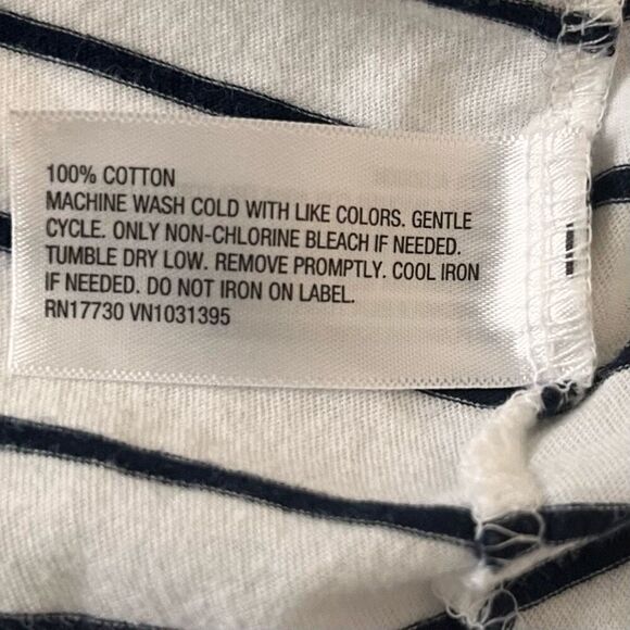 Universal Thread Striped Tee   Size L - Picture 4 of 4